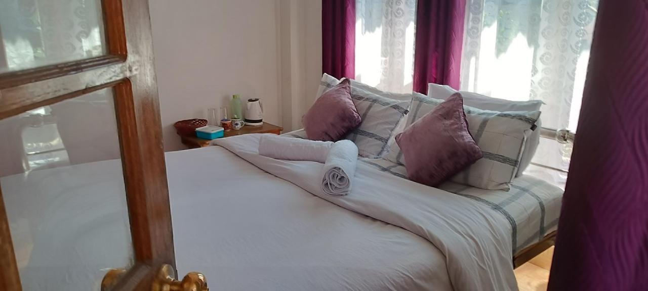 Mansarover Home Stay Калимпонг Екстериор снимка