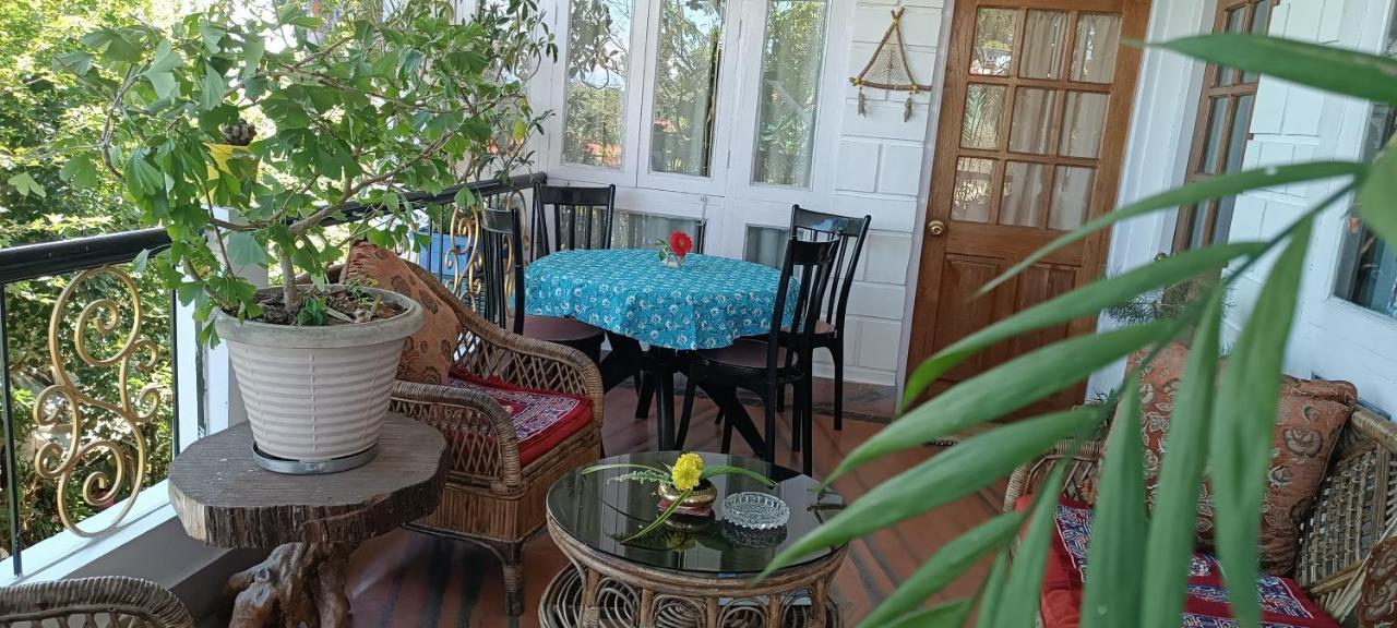 Mansarover Home Stay Калимпонг Екстериор снимка