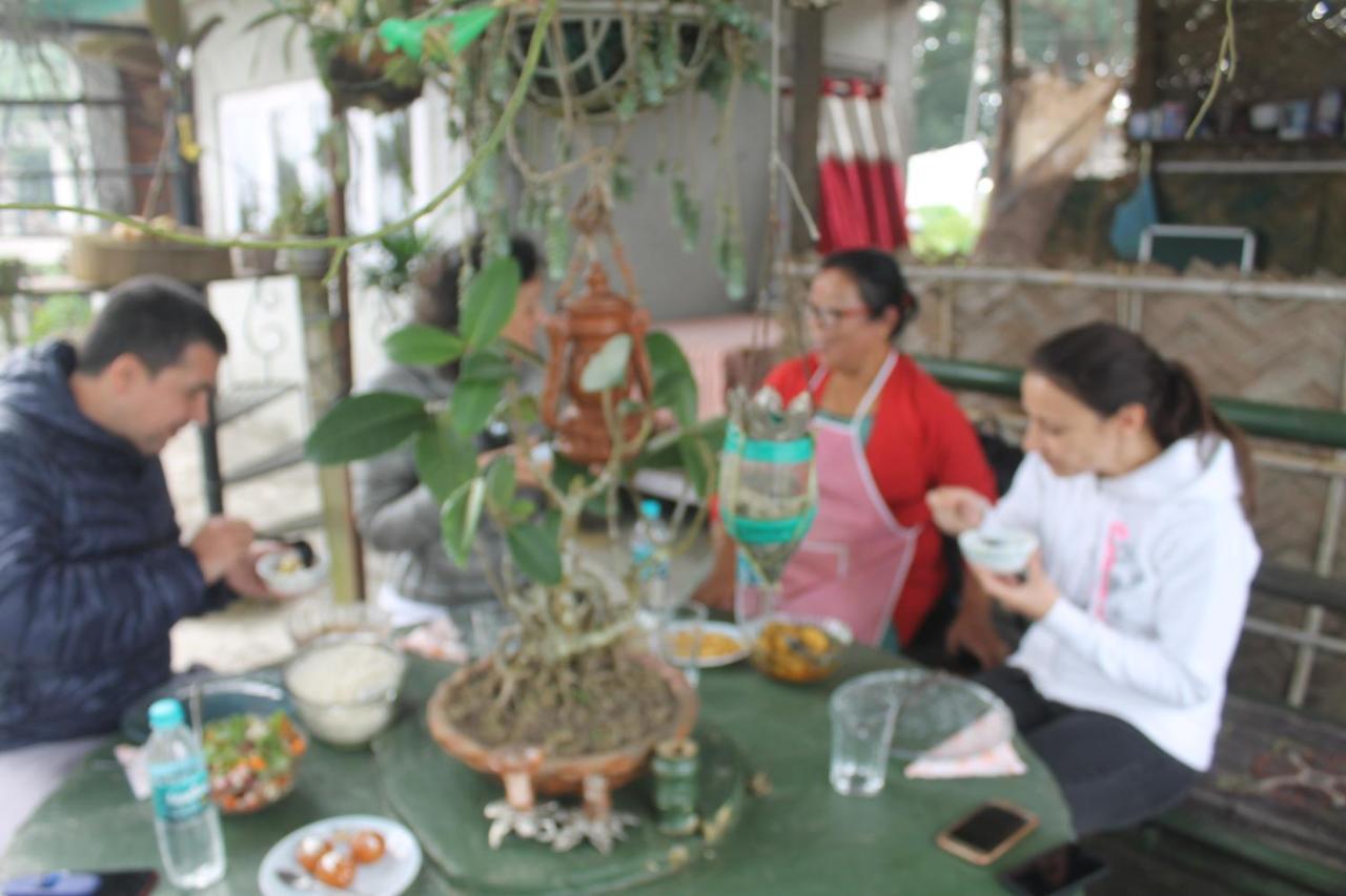 Mansarover Home Stay Калимпонг Екстериор снимка