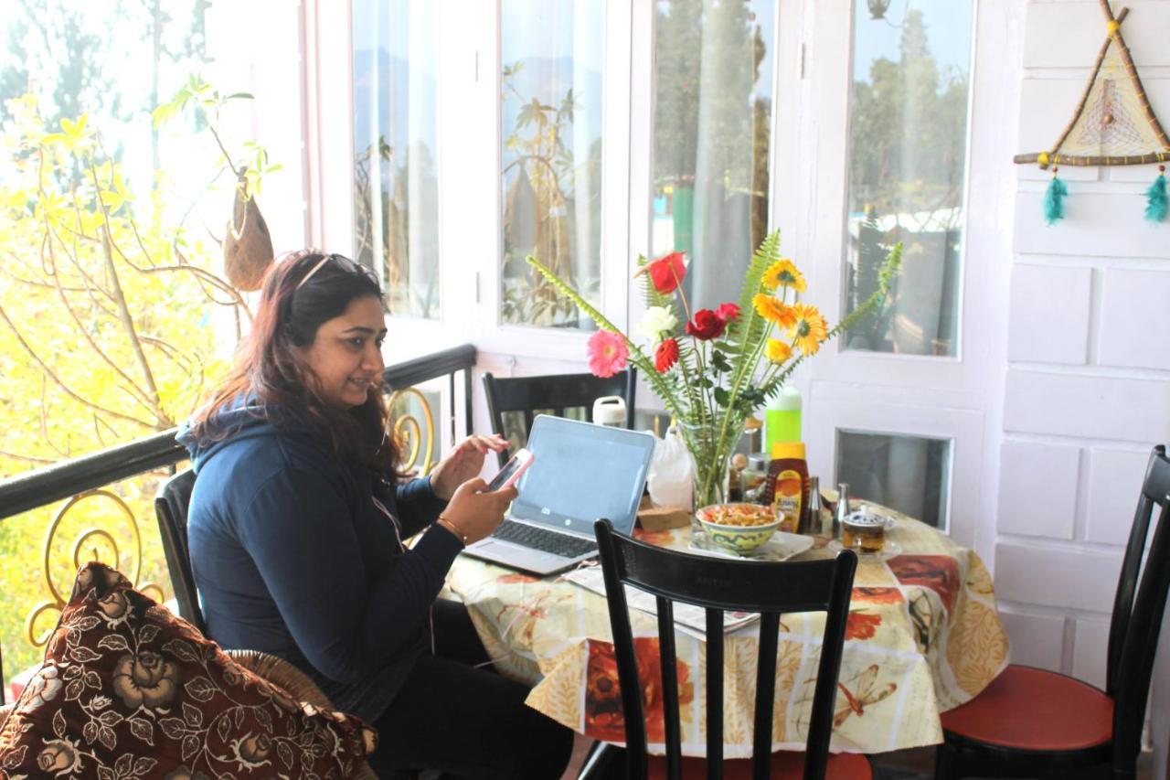 Mansarover Home Stay Калимпонг Екстериор снимка